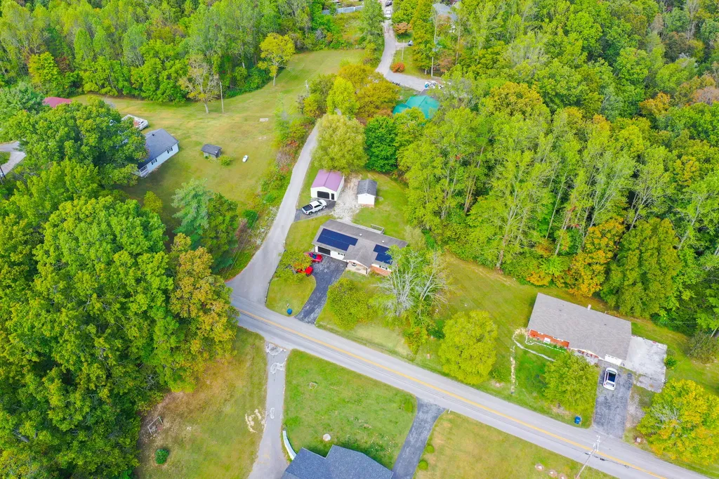 1479 E Williamsburg Street Whitley City KY 42653