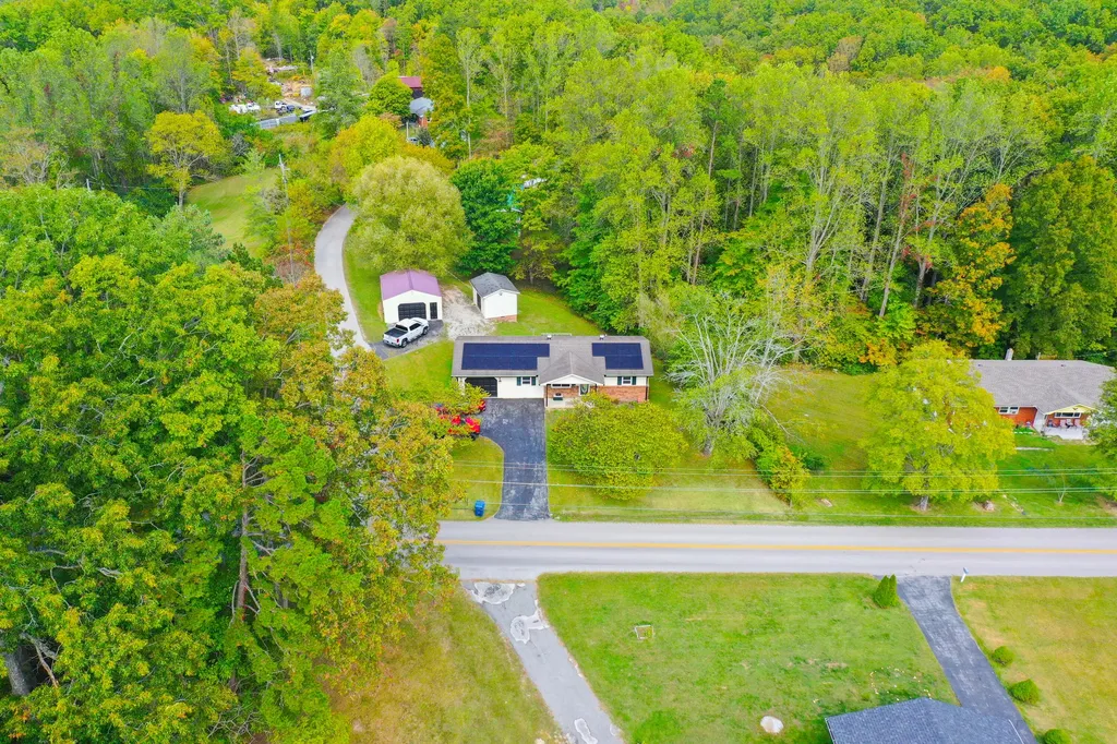 1479 E Williamsburg Street Whitley City KY 42653