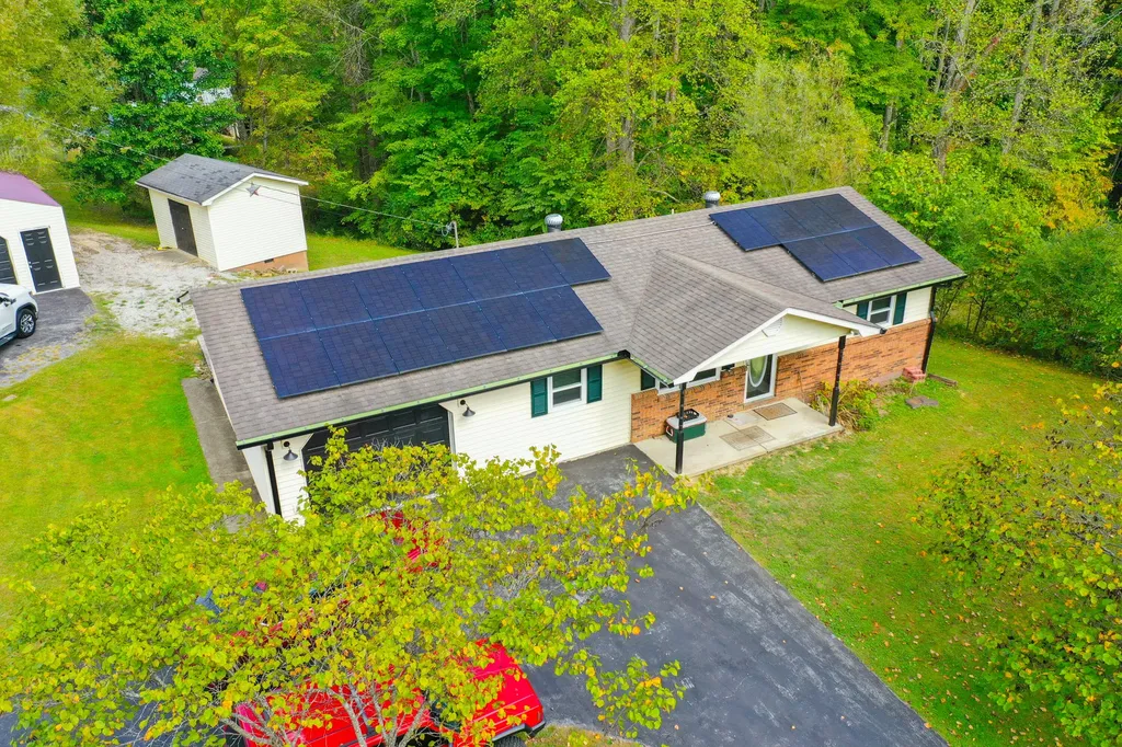 1479 E Williamsburg Street Whitley City KY 42653