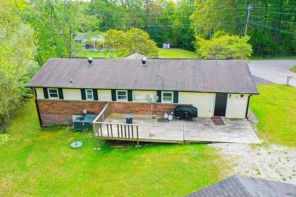 1479 E Williamsburg Street Whitley City KY 42653