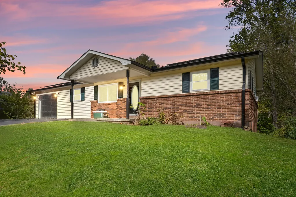 1479 E Williamsburg Street Whitley City KY 42653