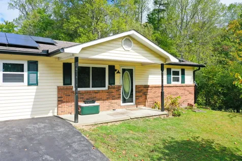 1479 E Williamsburg Street Whitley City KY 42653