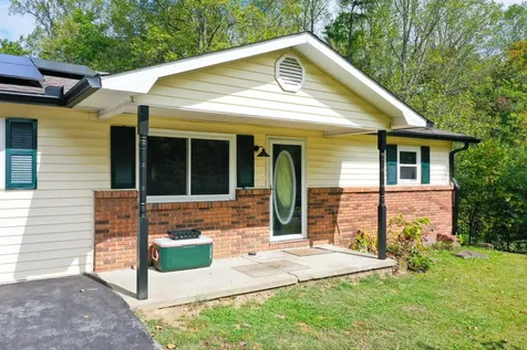 1479 E Williamsburg Street Whitley City KY 42653