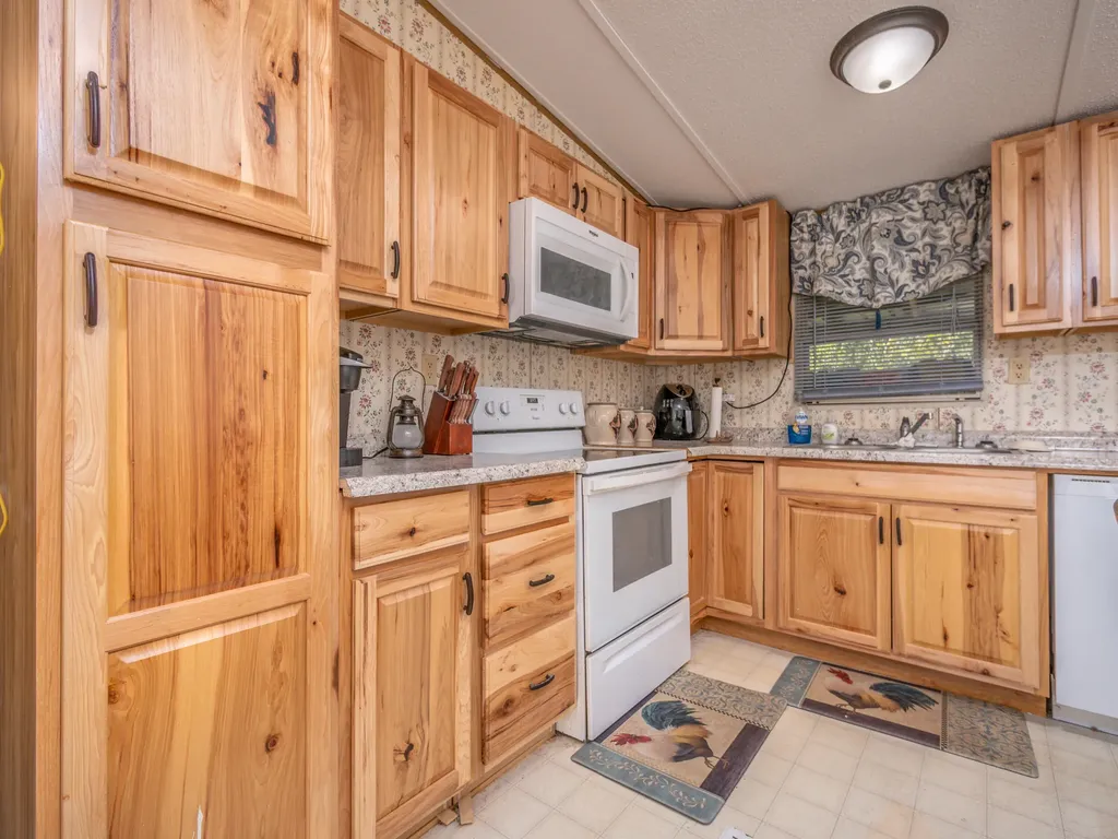 139 Robin Lane Wellington KY 40387