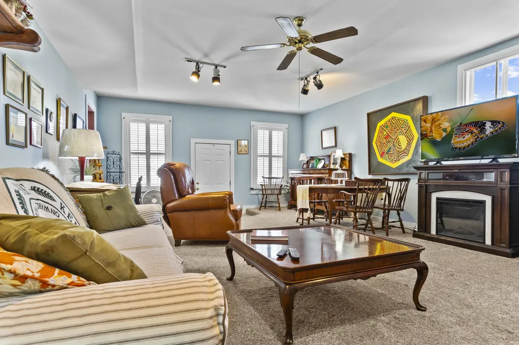 501 W Broadway Street Frankfort KY 40601