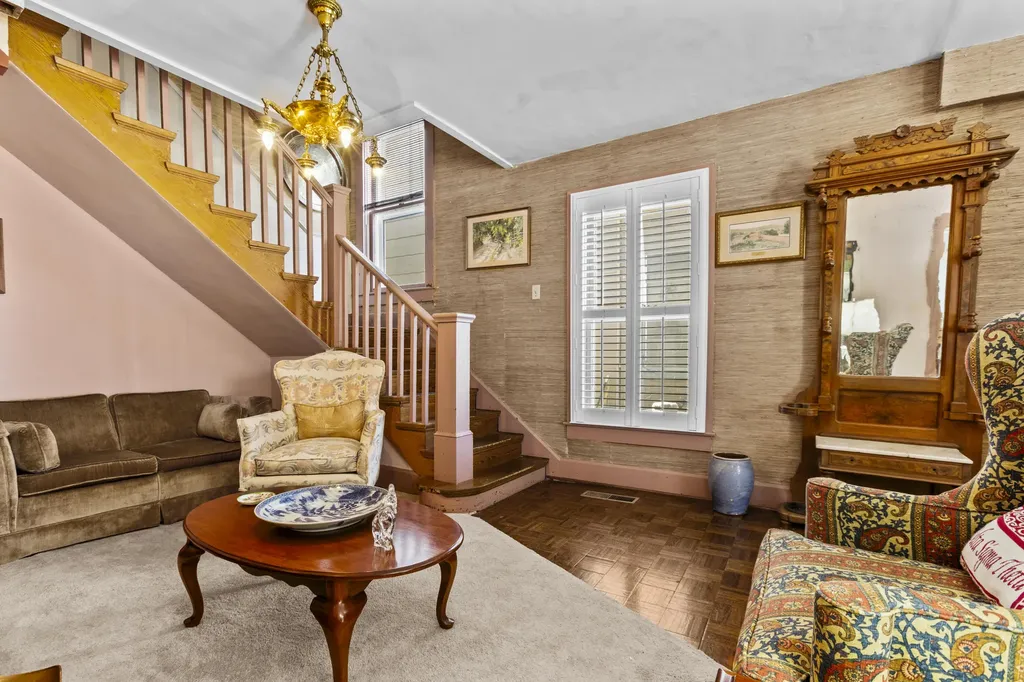 501 W Broadway Street Frankfort KY 40601