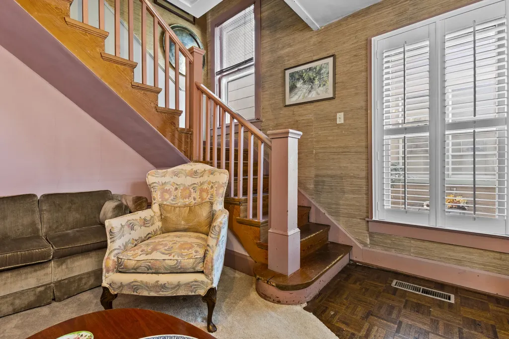 501 W Broadway Street Frankfort KY 40601