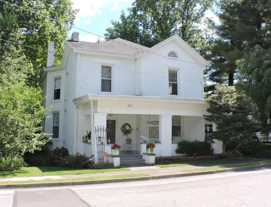 212 Clay Street Mt Sterling KY 40353