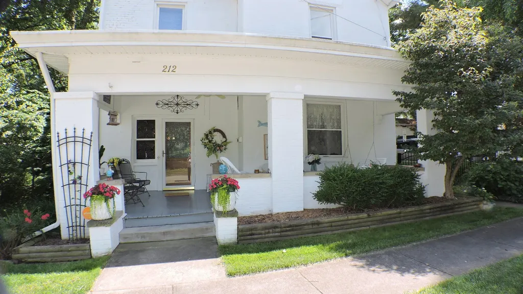 212 Clay Street Mt Sterling KY 40353