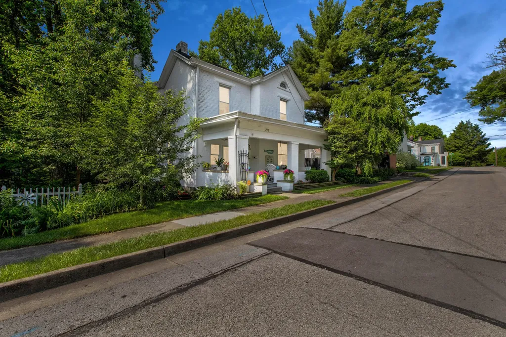 212 Clay Street Mt Sterling KY 40353