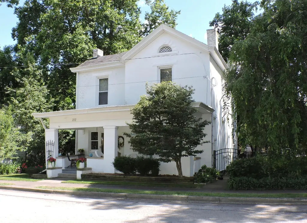 212 Clay Street Mt Sterling KY 40353