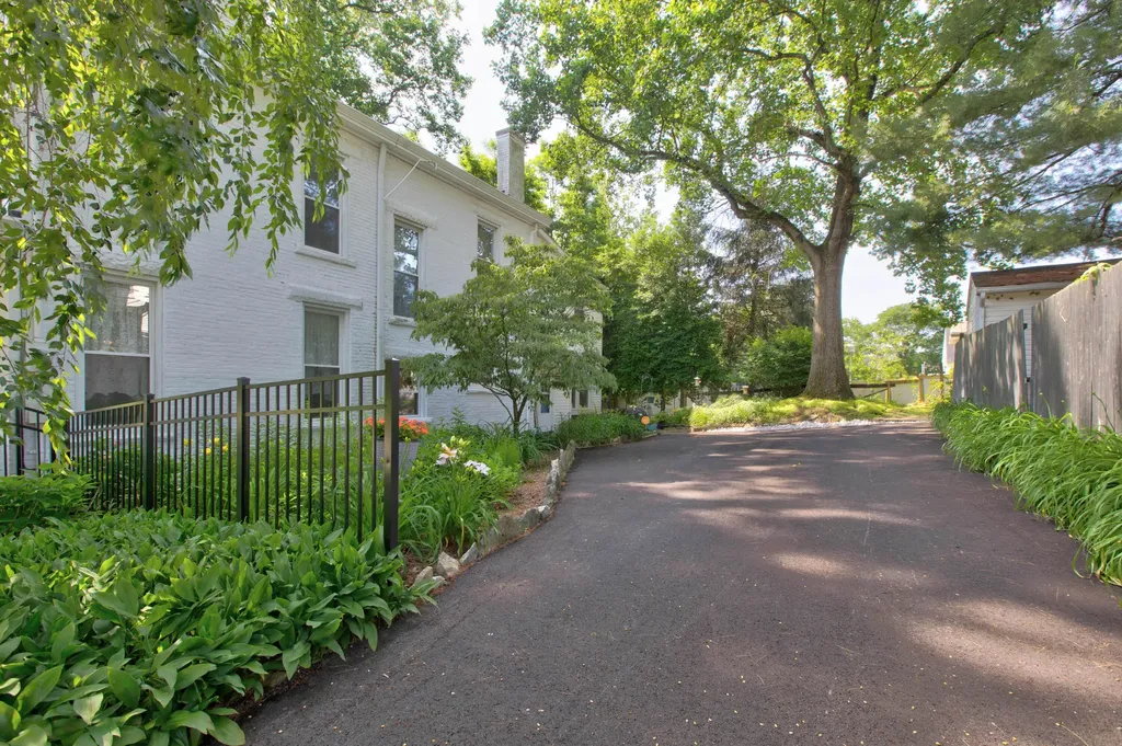 212 Clay Street Mt Sterling KY 40353