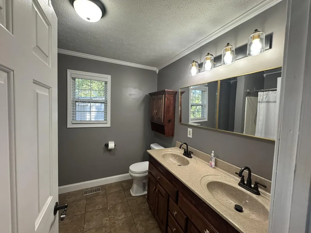 330 A Bryant Road Russell Springs KY 42642