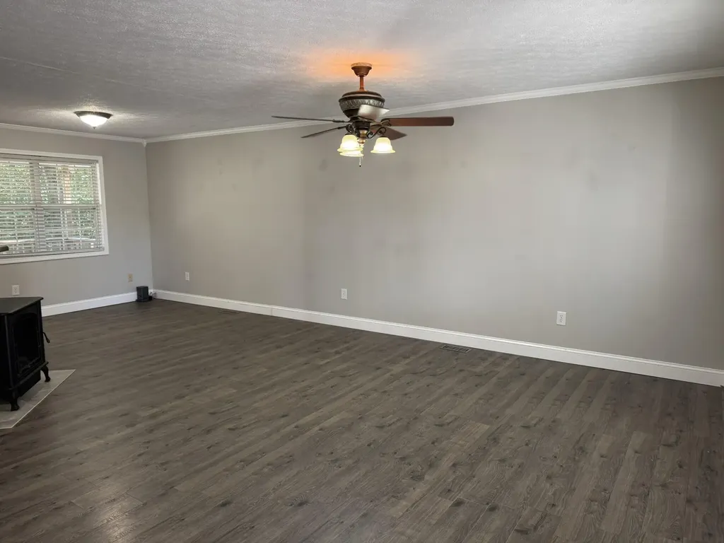 330 A Bryant Road Russell Springs KY 42642