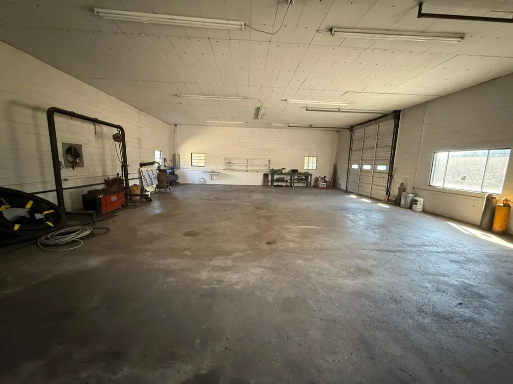 272 Valentine Branch Road Cannon KY 40923