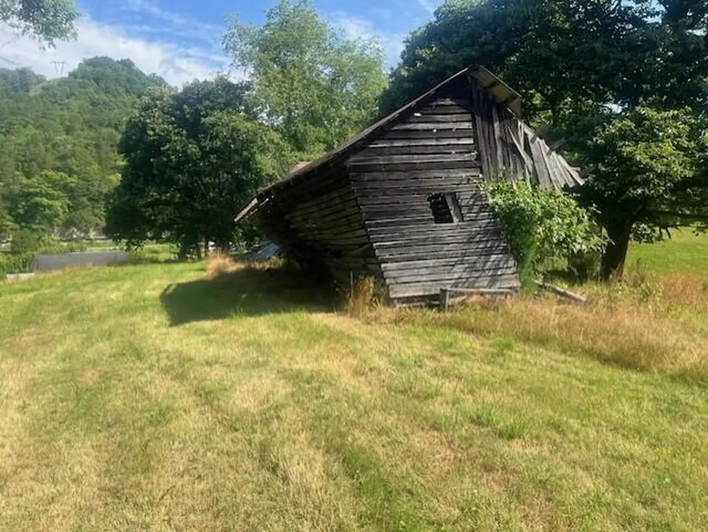 10625 Brushy Road Pikeville KY 41501