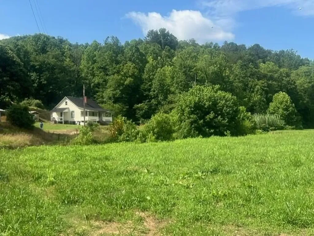 10625 Brushy Road Pikeville KY 41501