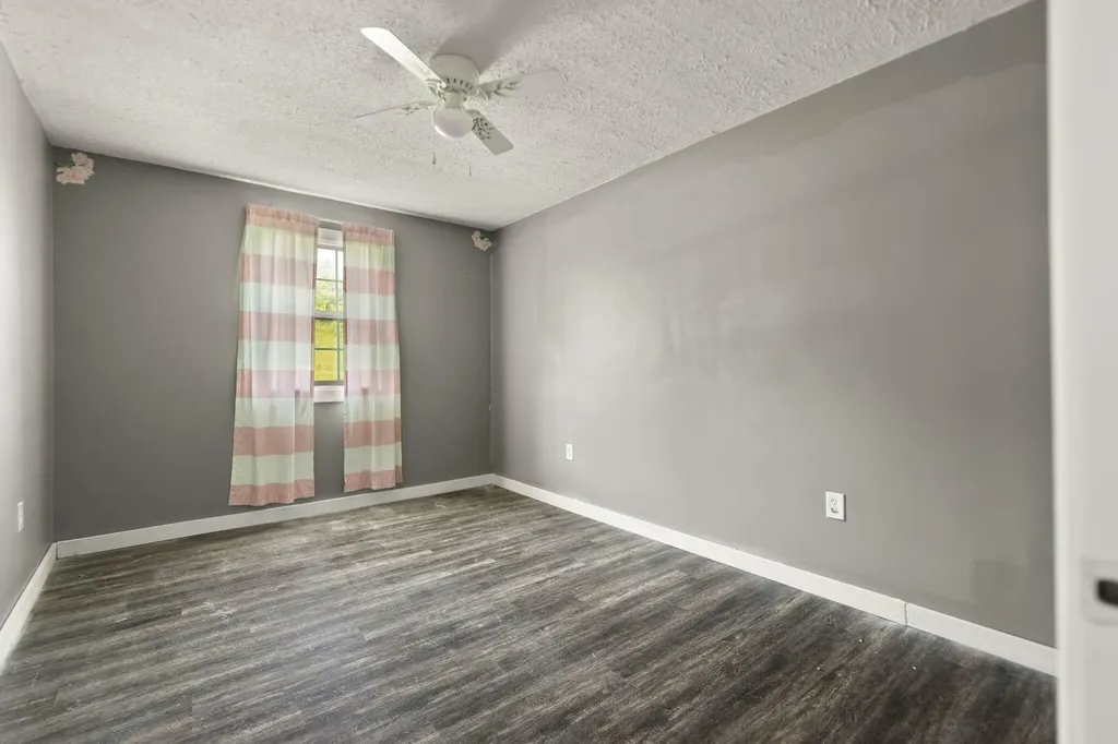 15942 Highway 460 W Ezel KY 41425
