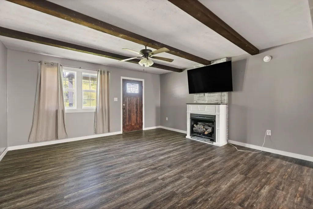 15942 Highway 460 W Ezel KY 41425