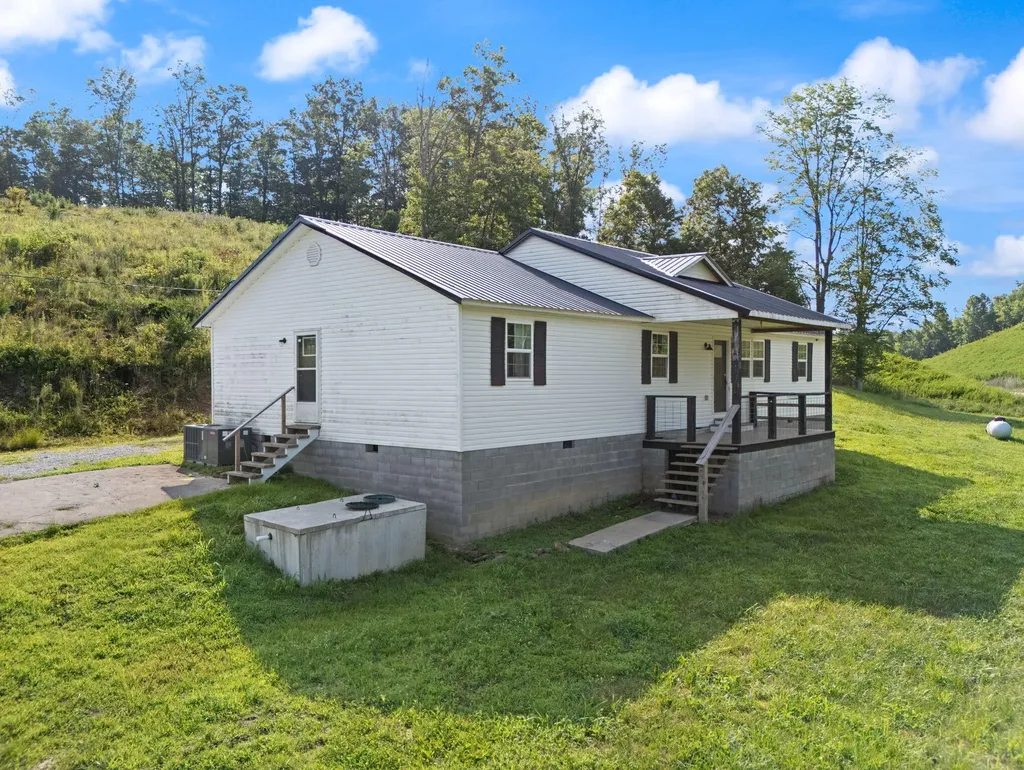 15942 Highway 460 W Ezel KY 41425