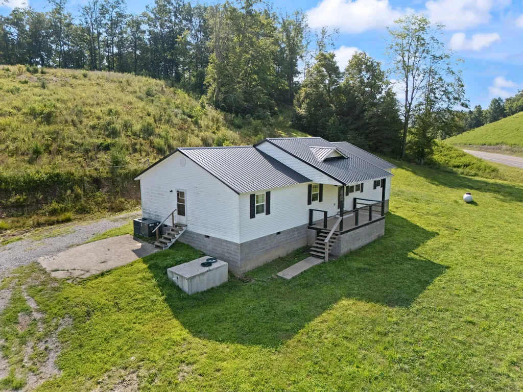 15942 Highway 460 W Ezel KY 41425