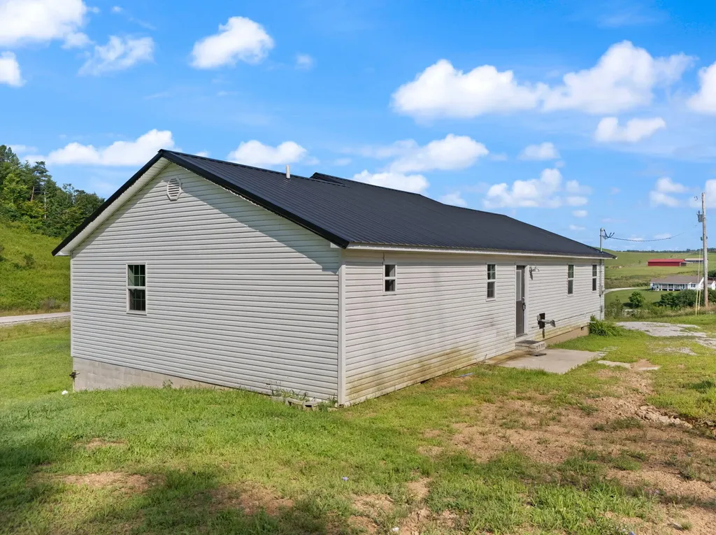 15942 Highway 460 W Ezel KY 41425