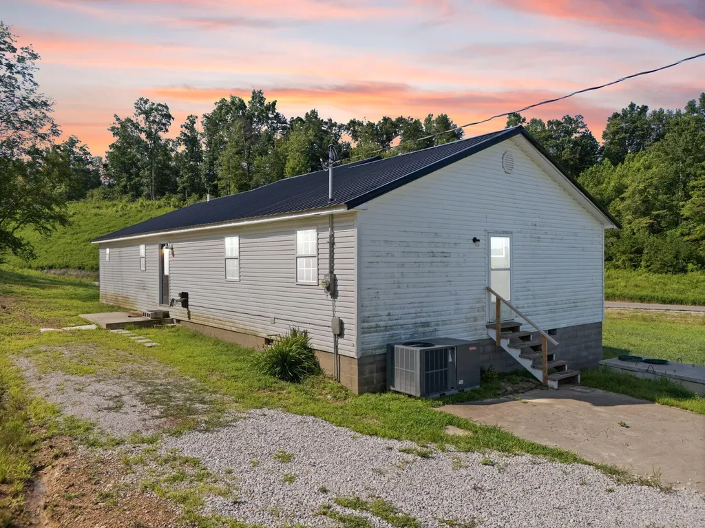 15942 Highway 460 W Ezel KY 41425