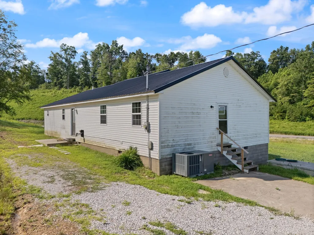 15942 Highway 460 W Ezel KY 41425