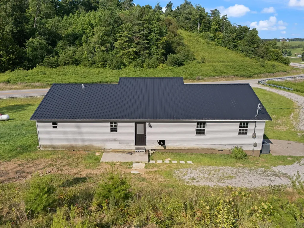15942 Highway 460 W Ezel KY 41425