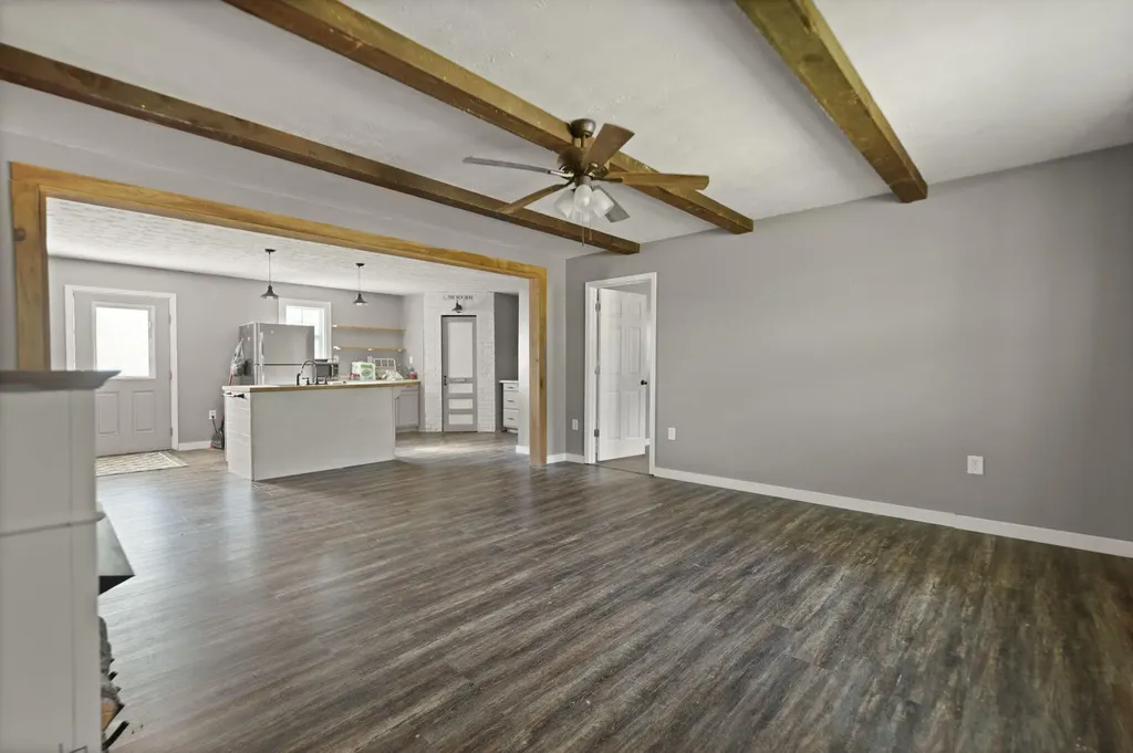 15942 Highway 460 W Ezel KY 41425