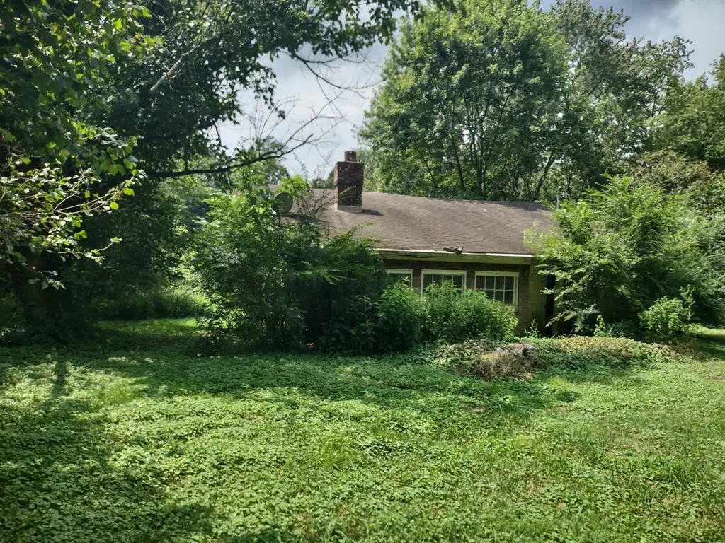 315 Lower Clifton Road Versailles KY 40383