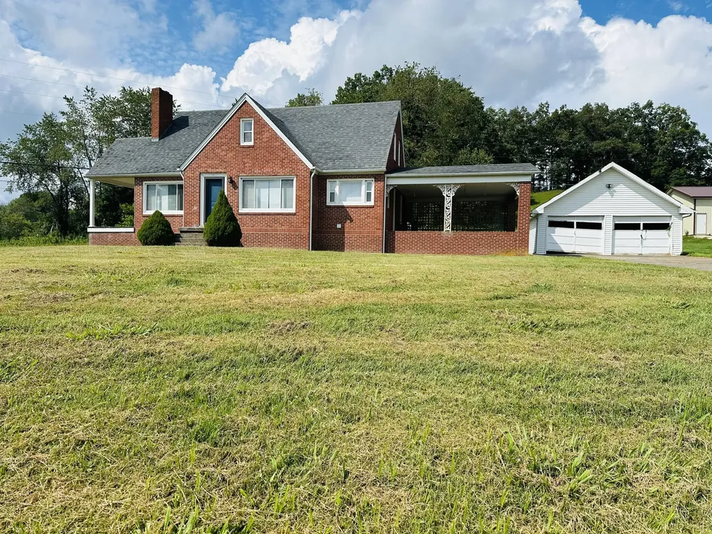 5498 Highway 472 Manchester KY 40962