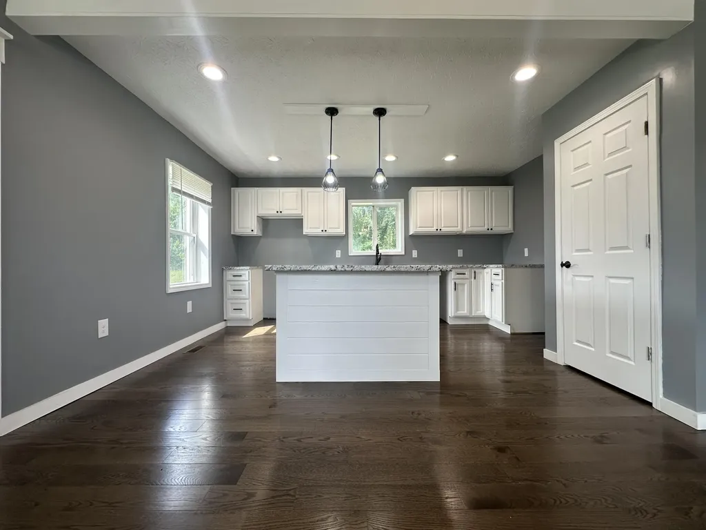 5498 Highway 472 Manchester KY 40962