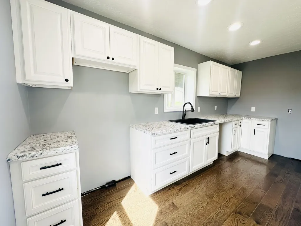 5498 Highway 472 Manchester KY 40962