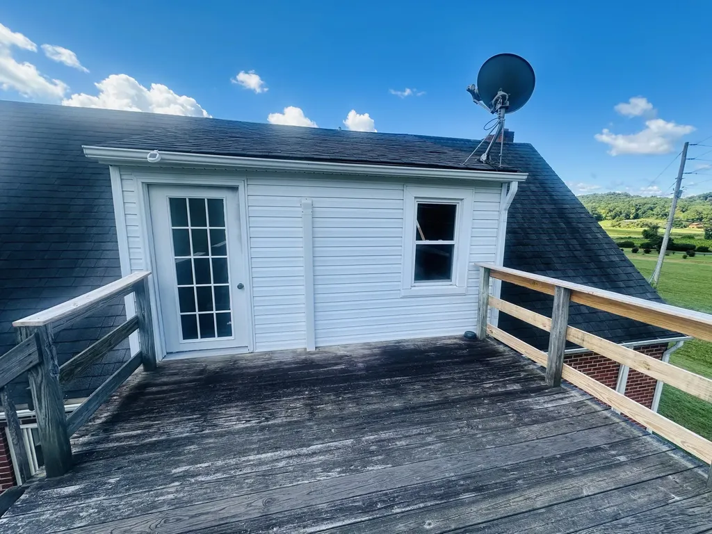 5498 Highway 472 Manchester KY 40962