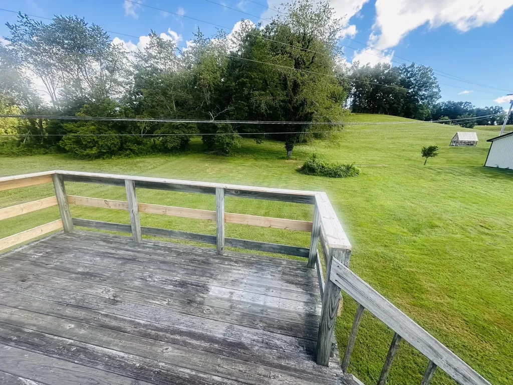 5498 Highway 472 Manchester KY 40962