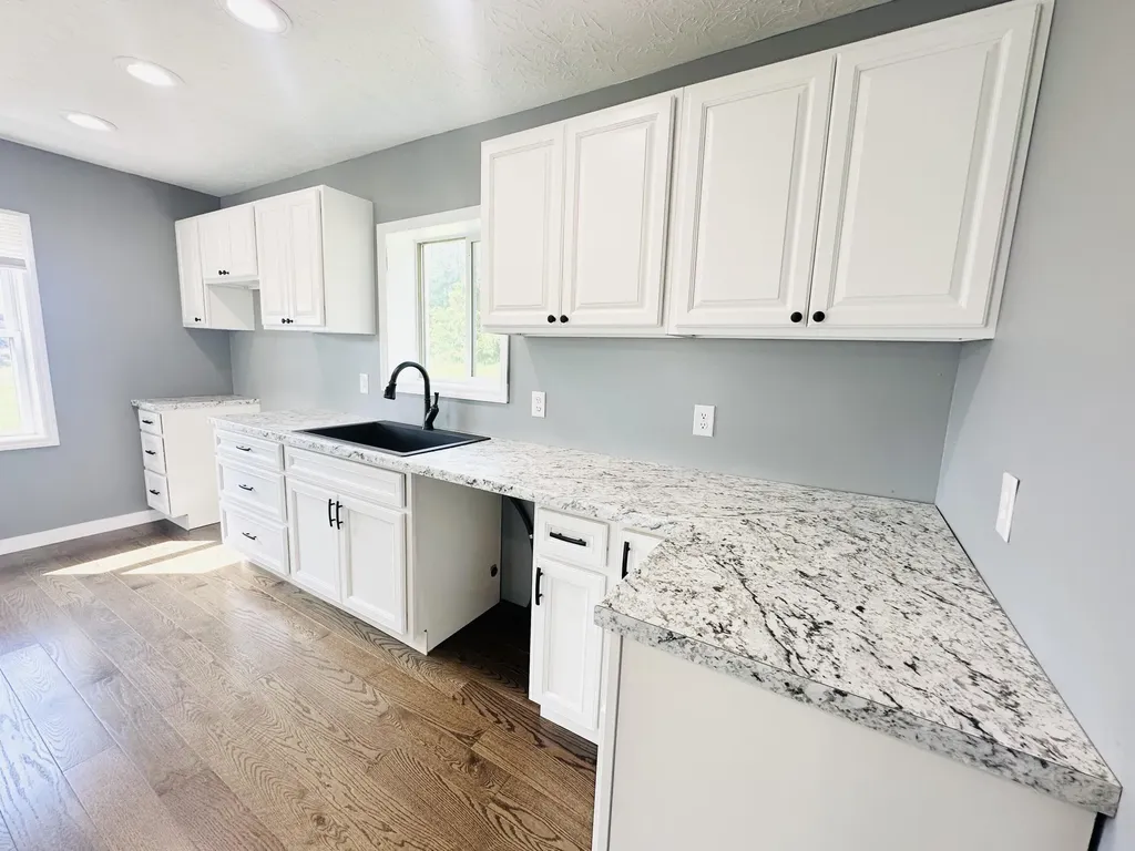 5498 Highway 472 Manchester KY 40962