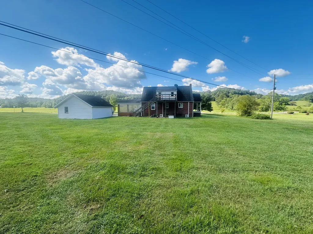 5498 Highway 472 Manchester KY 40962