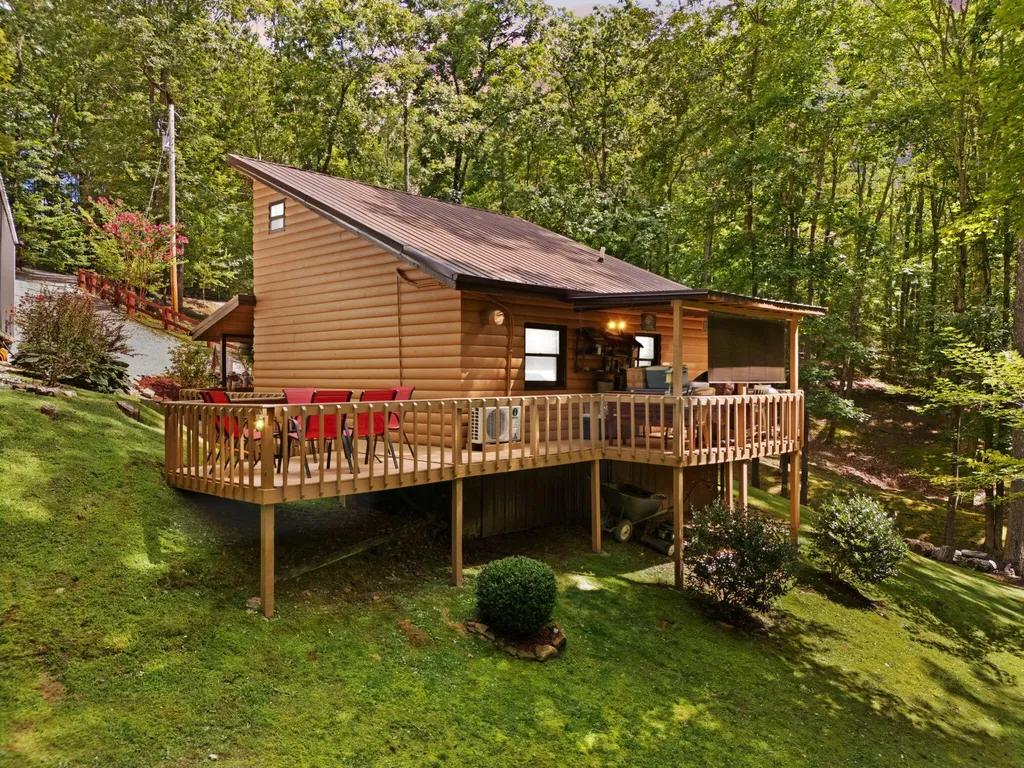 66 Raymond Road Wellington KY 40387