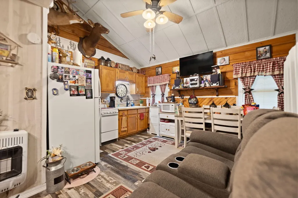 66 Raymond Road Wellington KY 40387