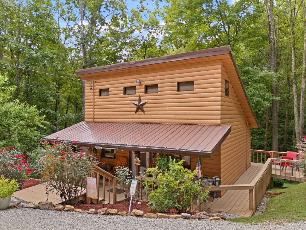 66 Raymond Road Wellington KY 40387
