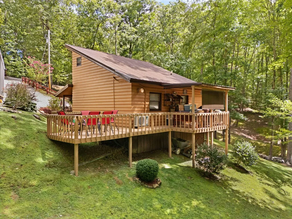 66 Raymond Road Wellington KY 40387