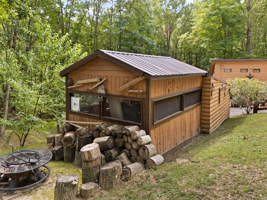 66 Raymond Road Wellington KY 40387