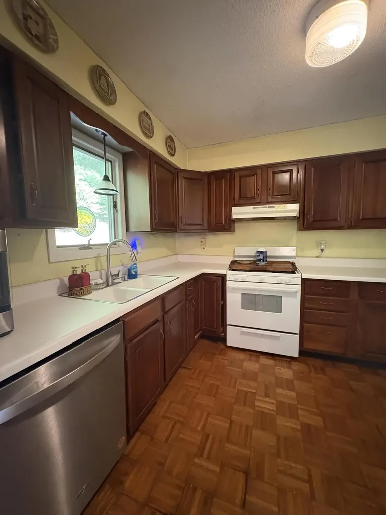 9820 Highway 421 Manchester KY 40962