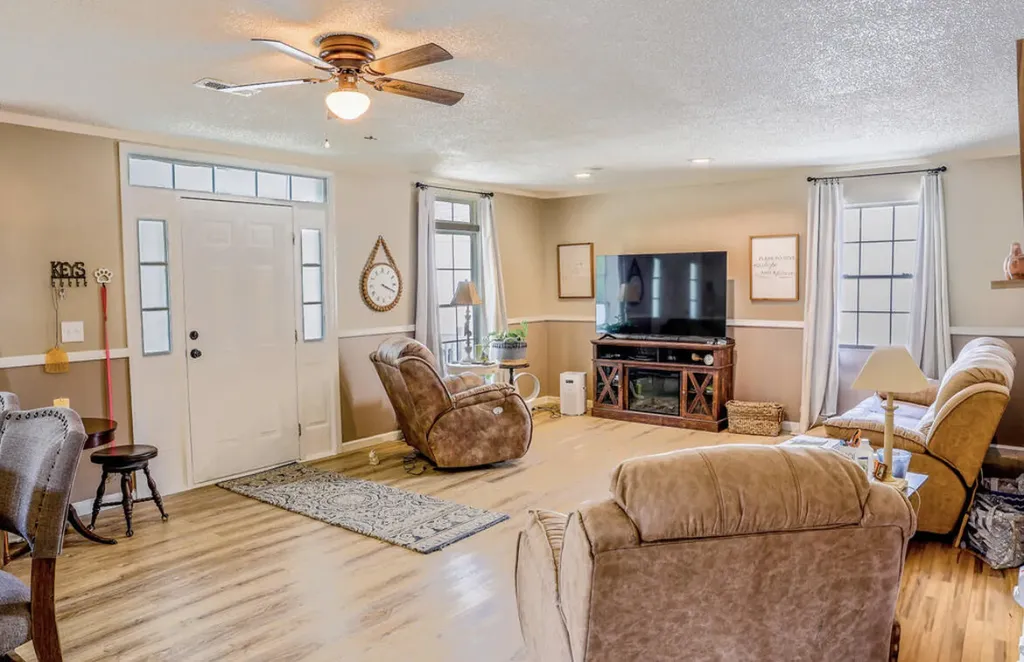 381 N Highway Baxter KY 40806