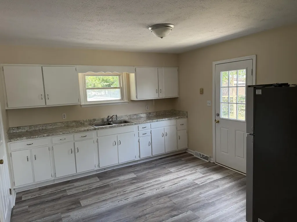 112 Woodford Avenue Berea KY 40403