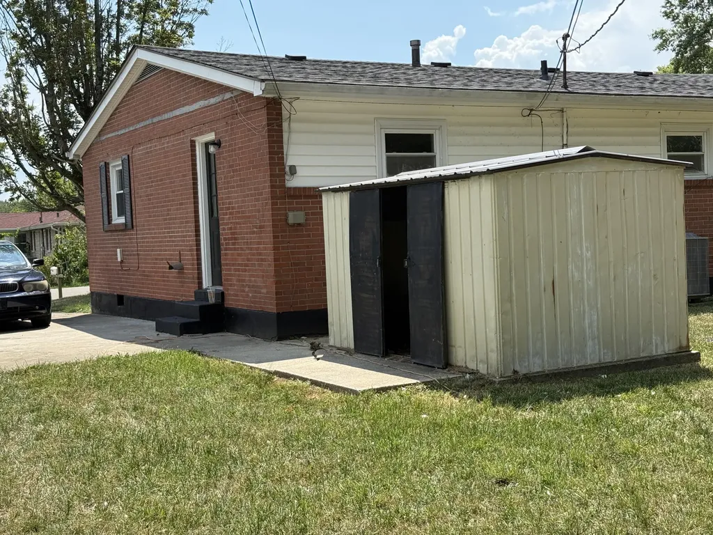 112 Woodford Avenue Berea KY 40403