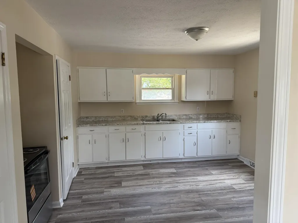 112 Woodford Avenue Berea KY 40403