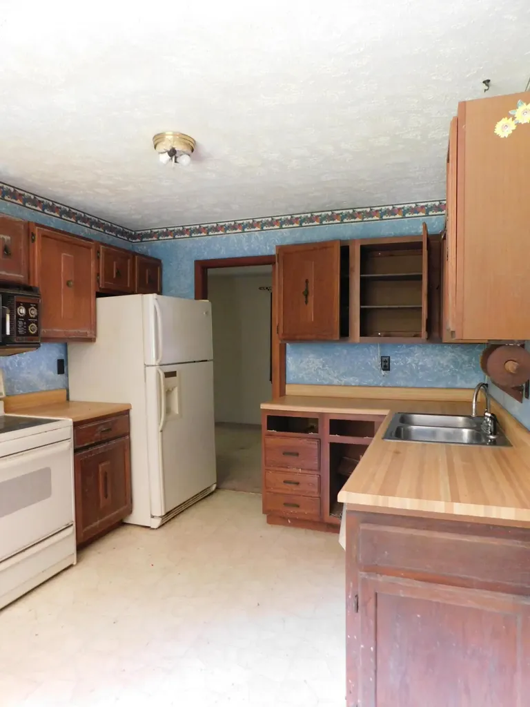2936 Highway 119 Baxter KY 40806