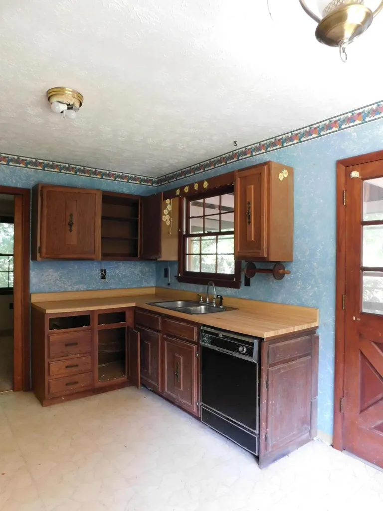 2936 Highway 119 Baxter KY 40806